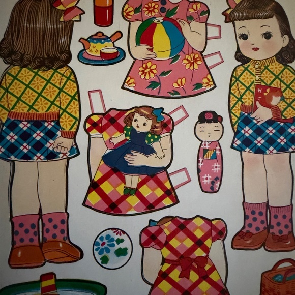 Vintage Japanese Cutout Dressing Book Paper Dolls Made in Japan - Picture 11 of 16
